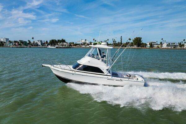 Bertram 35 Flybridge Yacht For Sale