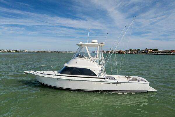 Bertram 35 Flybridge Yacht For Sale