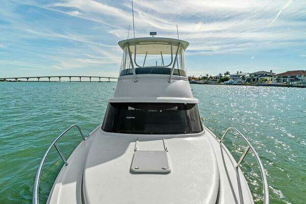 Bertram 35 Flybridge Yacht For Sale