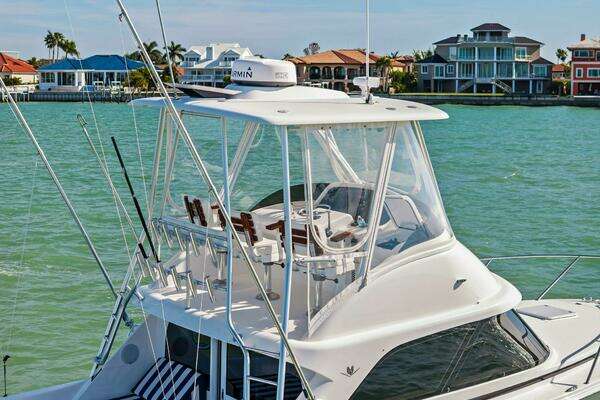 Bertram 35 Flybridge Yacht For Sale