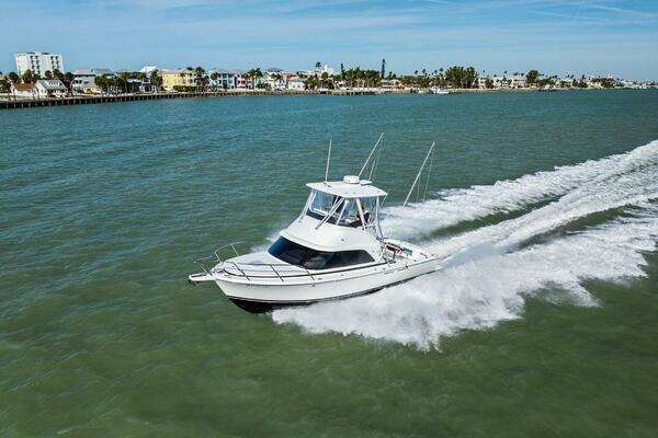 Bertram 35 Flybridge Yacht For Sale