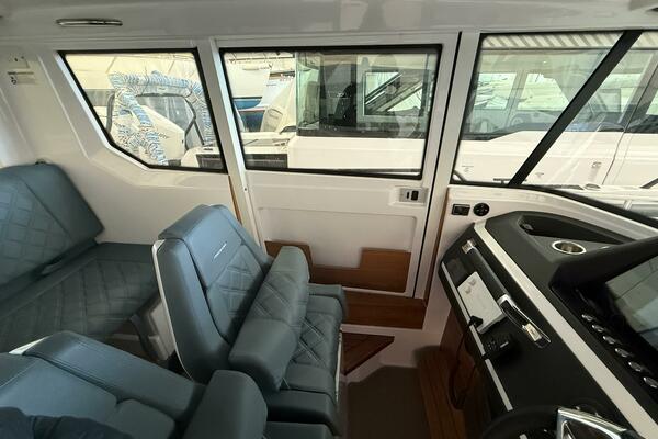 ONNEA 30ft Axopar Yacht For Sale