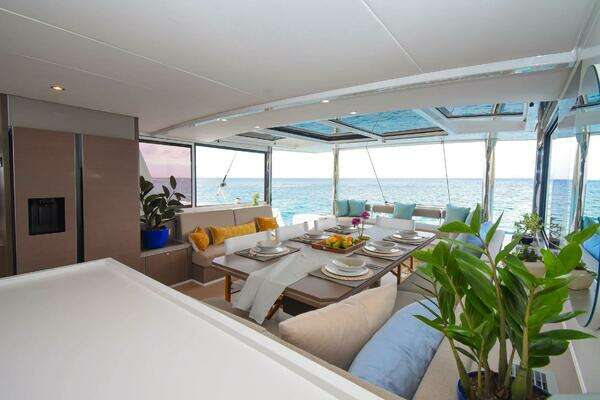 Bali 5.4 Yacht For Sale