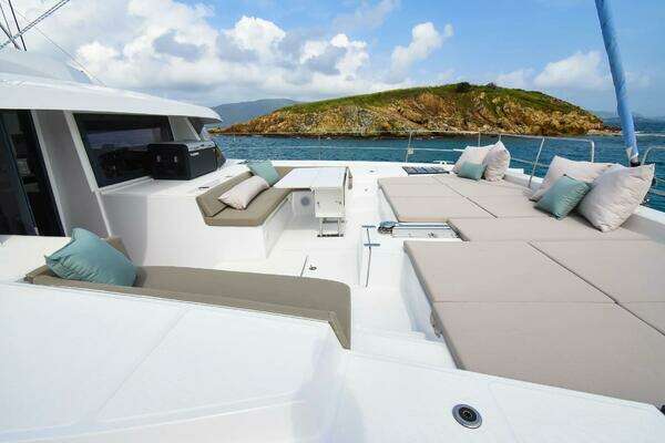 Bali 5.4 Yacht For Sale