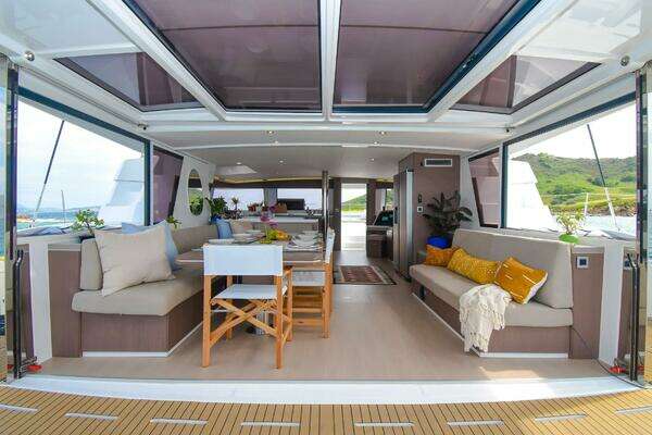 Bali 5.4 Yacht For Sale