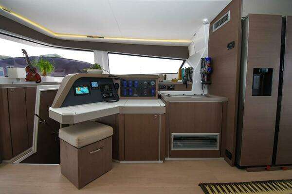 Bali 5.4 Yacht For Sale