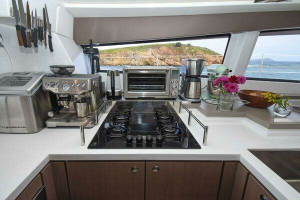 Bali 5.4 Yacht For Sale