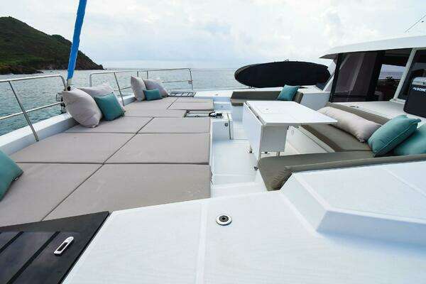 Bali 5.4 Yacht For Sale