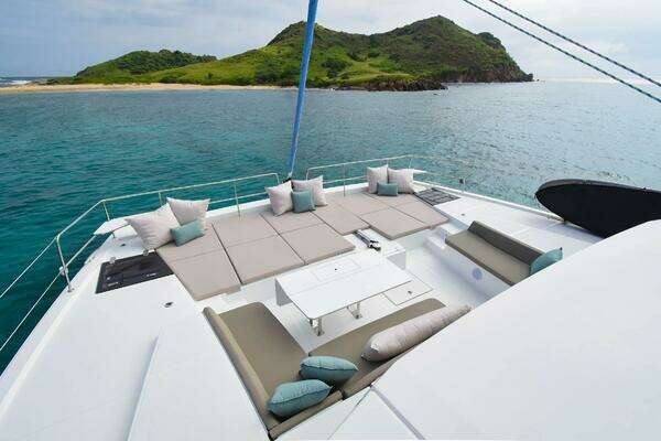 Bali 5.4 Yacht For Sale