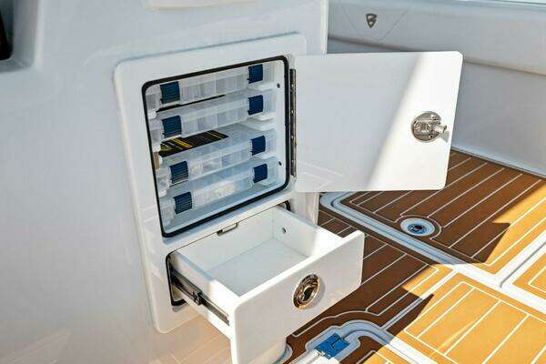 Barker Boatworks 40 HPC Yacht For Sale