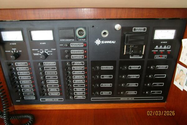 54' Jeanneau electrical panel