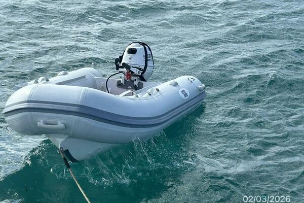 54' Jeanneau tender1