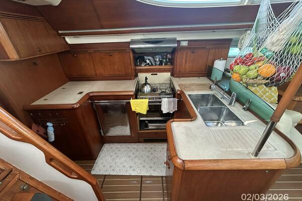 54' Jeanneau galley2
