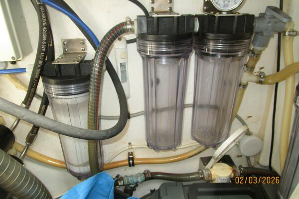 54' Jeanneau water filtration system
