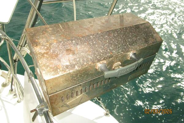 54' Jeanneau cockpit BBQ grill