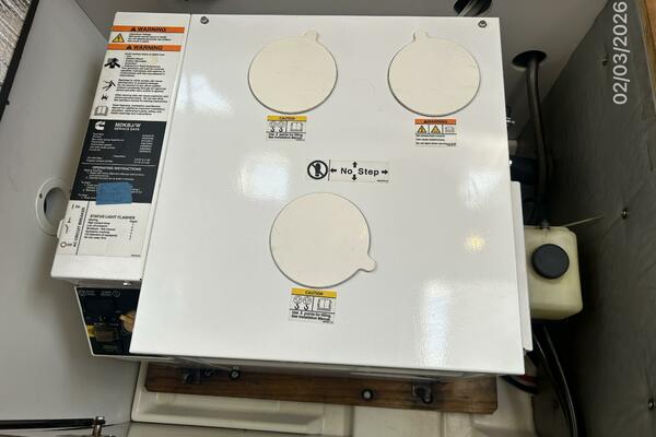 54' Jeanneau generator