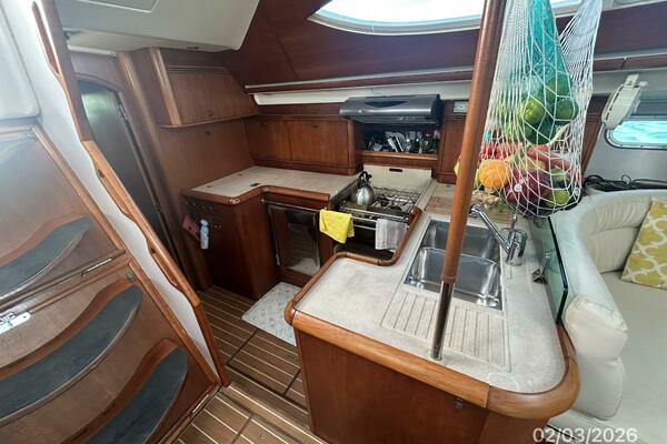 54' Jeanneau galley1