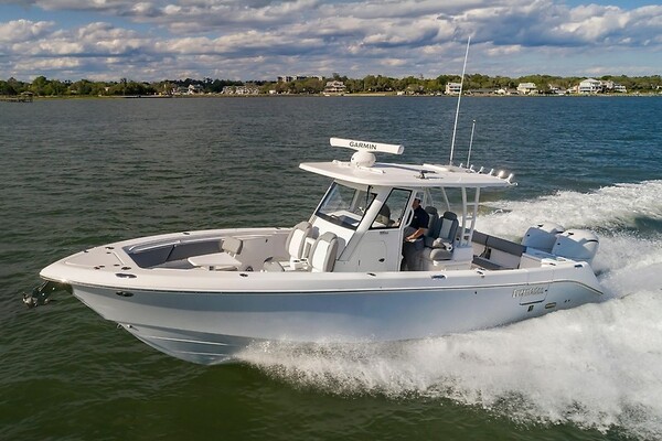 2023 Everglades 335CC