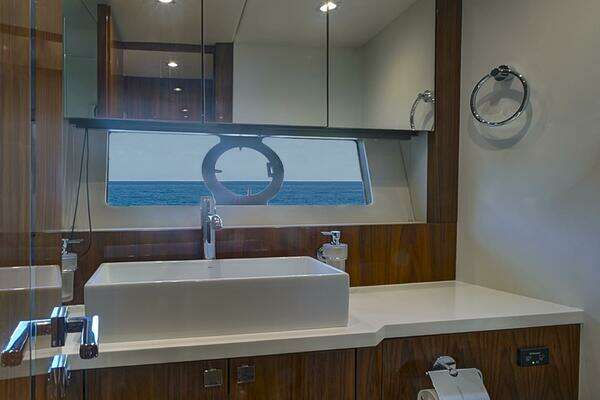 Sunseeker 68 Sport Yacht Yacht For Sale