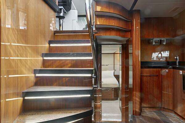 Sunseeker 68 Sport Yacht Yacht For Sale