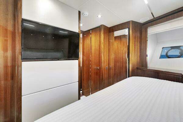 Sunseeker 68 Sport Yacht Yacht For Sale