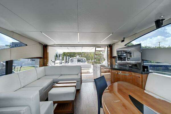 Sunseeker 68 Sport Yacht Yacht For Sale