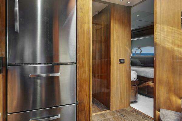 Sunseeker 68 Sport Yacht Yacht For Sale