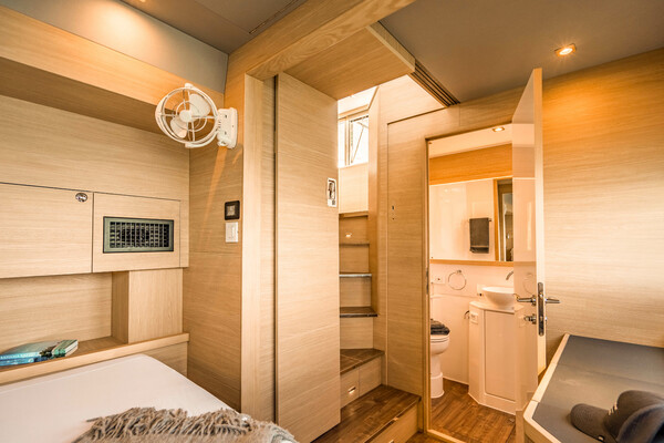 54ft Aquila Yacht For Sale