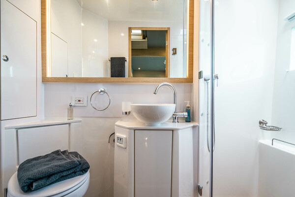 54ft Aquila Yacht For Sale