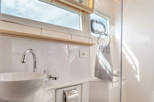 54ft Aquila Yacht For Sale