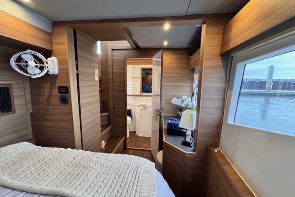 54ft Aquila Yacht For Sale