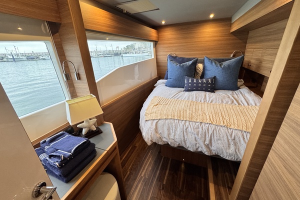 54ft Aquila Yacht For Sale