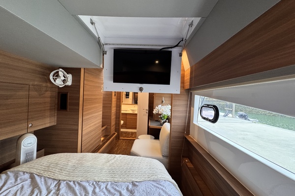 54ft Aquila Yacht For Sale