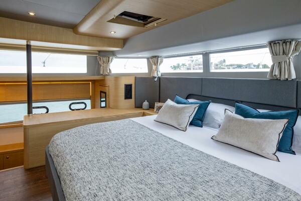 54ft Aquila Yacht For Sale