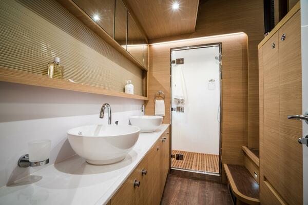 54ft Aquila Yacht For Sale