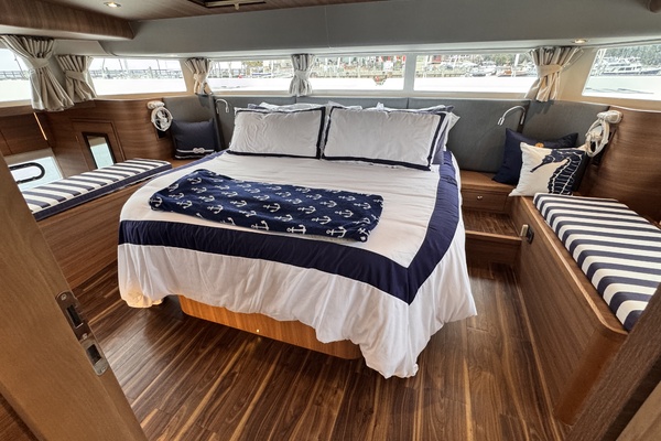 54ft Aquila Yacht For Sale