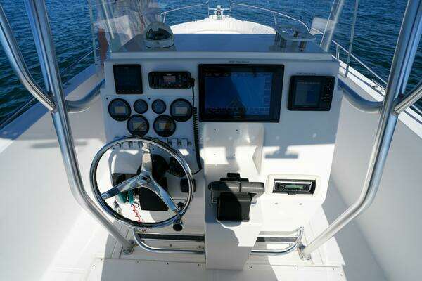 Photo of the 2002 Stamas 270 Tarpon "J ROSE II"
