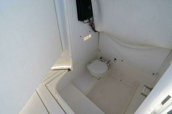 Photo of the 2002 Stamas 270 Tarpon "J ROSE II"