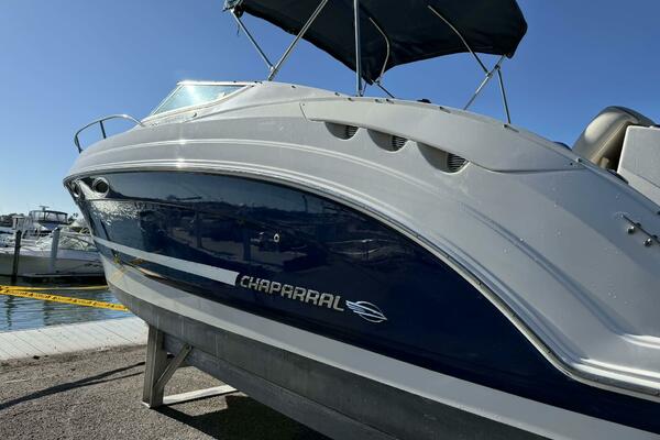 Amy s Wine House 25ft Chaparral Yacht For Sale
