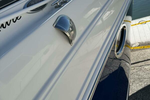 Amy s Wine House 25ft Chaparral Yacht For Sale