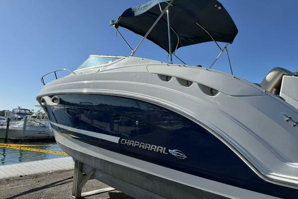 Amy s Wine House 25ft Chaparral Yacht For Sale