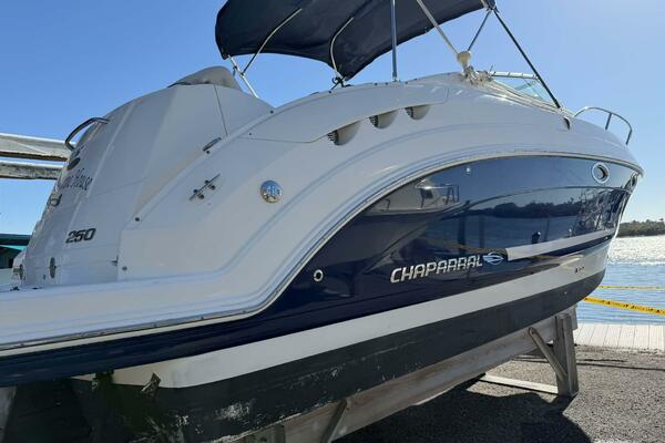 Amy s Wine House 25ft Chaparral Yacht For Sale
