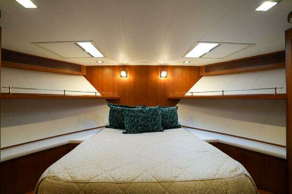 Marlow Explorer 62E-CB Yacht For Sale