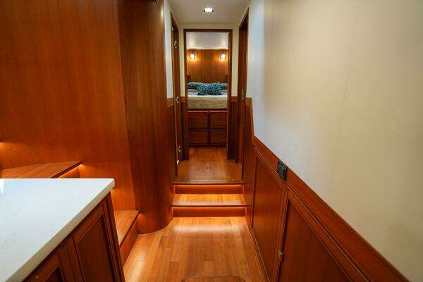 Marlow Explorer 62E-CB Yacht For Sale