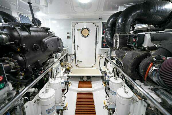 Marlow Explorer 62E-CB Yacht For Sale