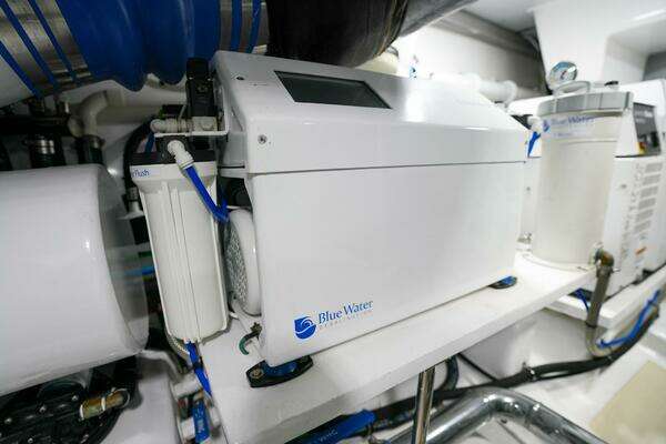 Marlow Explorer 62E-CB Yacht For Sale