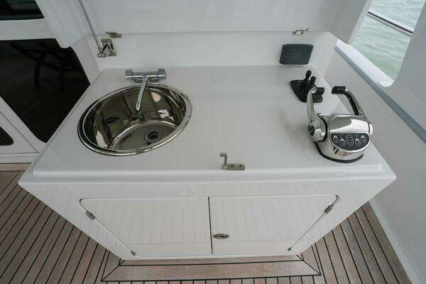 Marlow Explorer 62E-CB Yacht For Sale