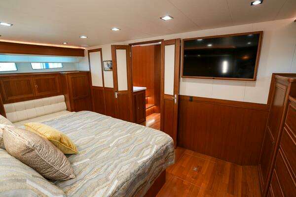 Marlow Explorer 62E-CB Yacht For Sale