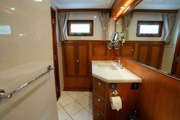 Marlow Explorer 62E-CB Yacht For Sale