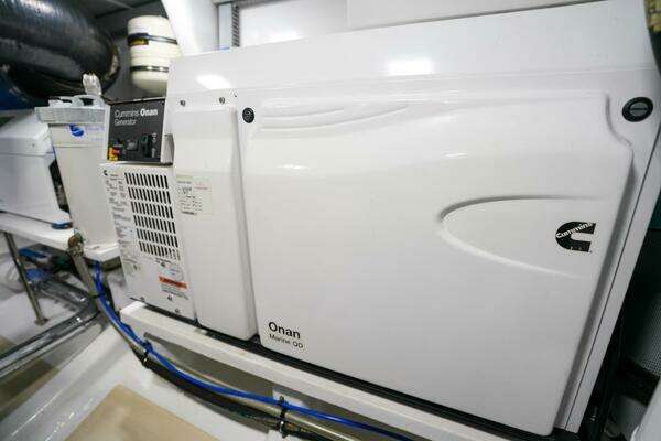 Marlow Explorer 62E-CB Yacht For Sale